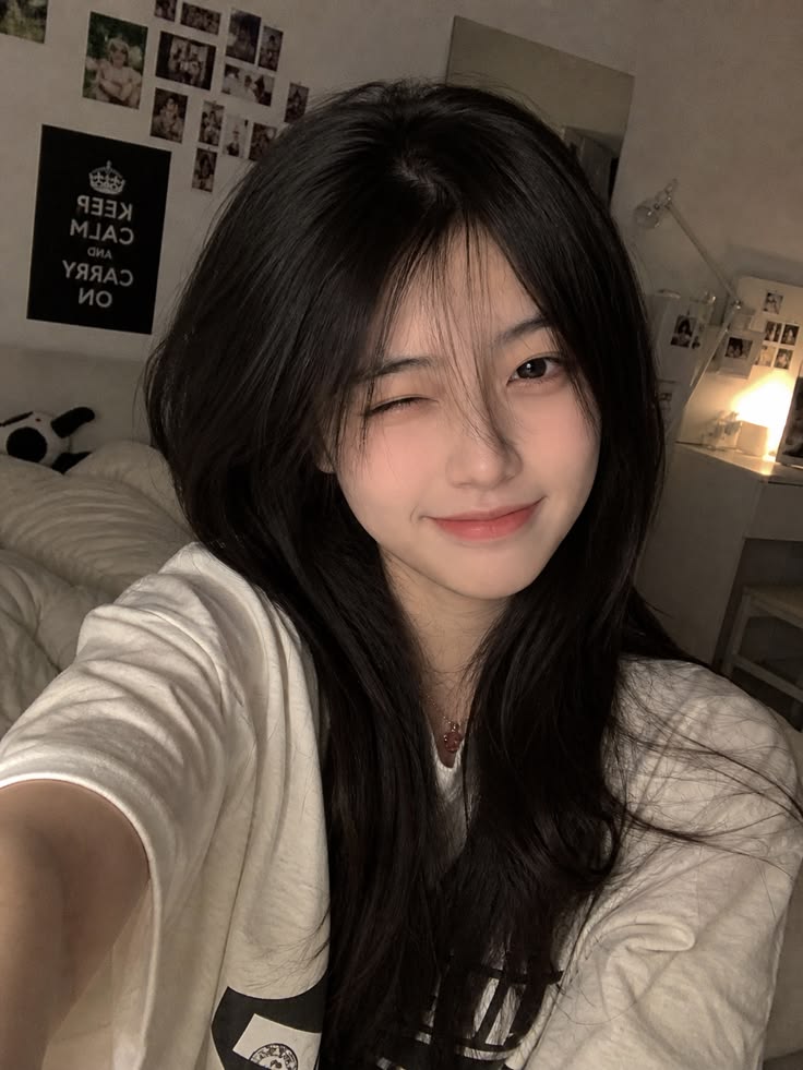 《黑寡妇》剧情片封面